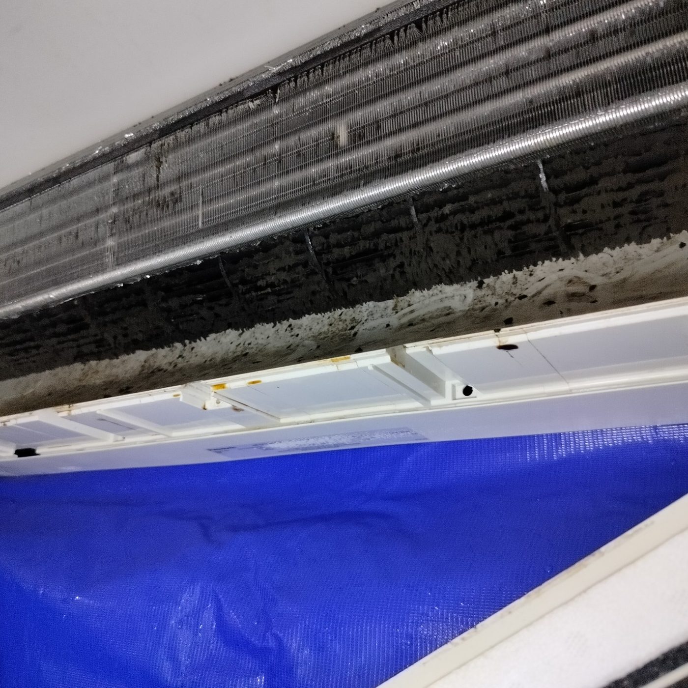室内機・細部洗浄 洗浄前